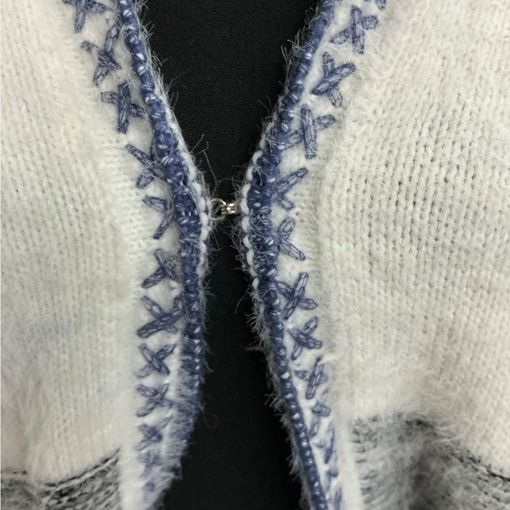 Fate Open-Front V-Neck Cardigan in White, Navy & Tan - Picture 4 of 6
